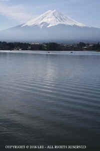 Mt_Fuji3.JPG (41078 bytes)