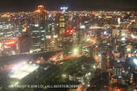 Osaka_night_view2.JPG (78450 bytes)